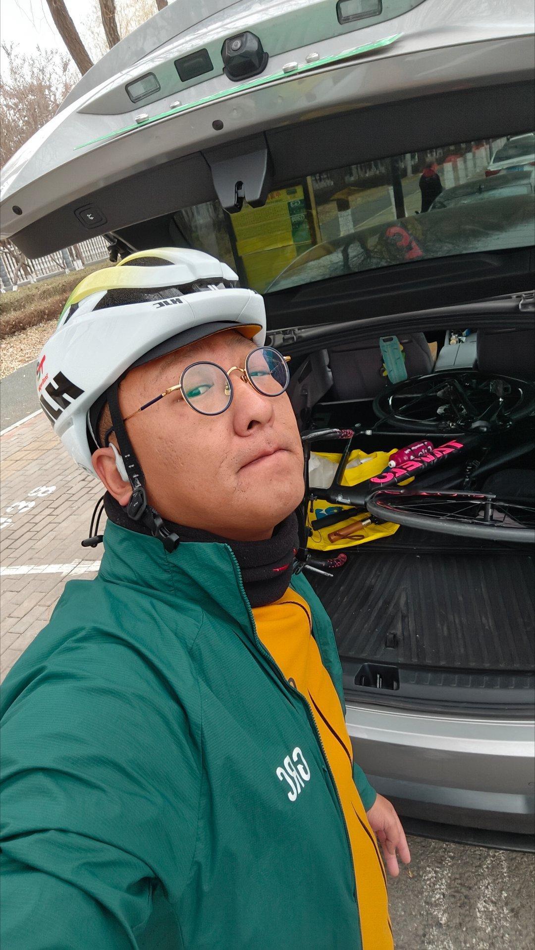 本来说今天是最近高温的日子了结果没有太阳，大阴天☁️体寒温度得降个3-5°加了个