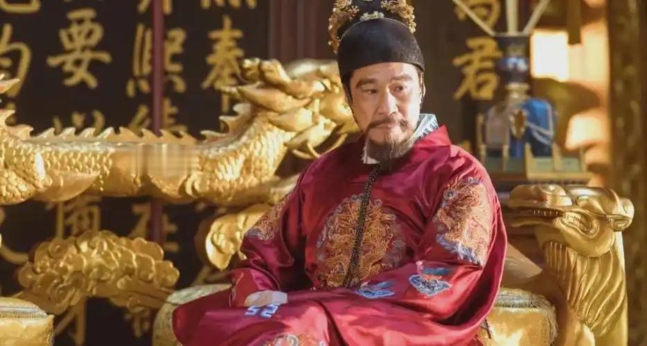 朱棣在位时多次亲征漠北，维持了明军声势，可他前脚刚下葬，明朝的家底就开始漏了。
