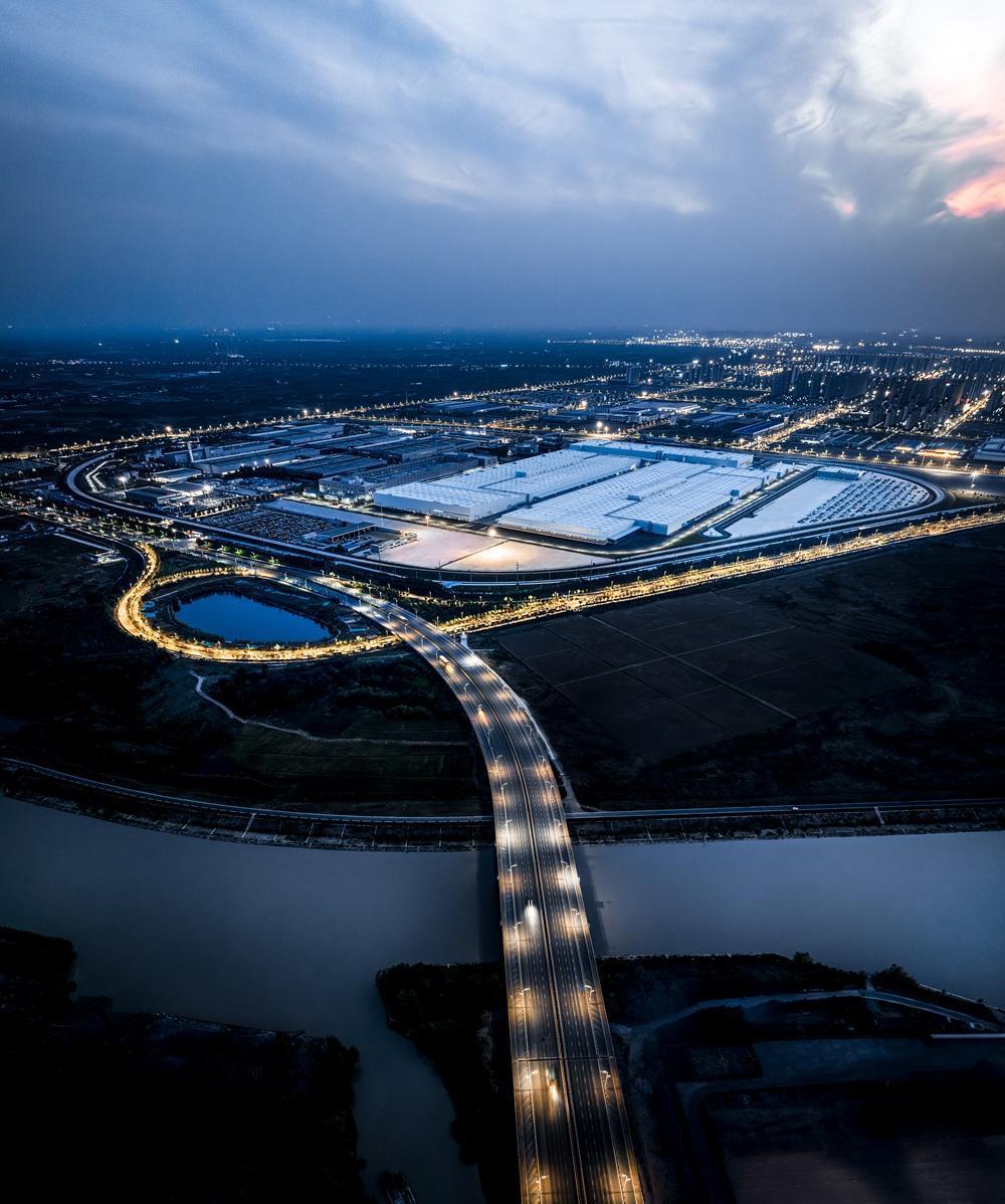 在传统豪华品牌仍依赖品牌惯性之时，尊界S800以175天1.8万台大定、月交付超