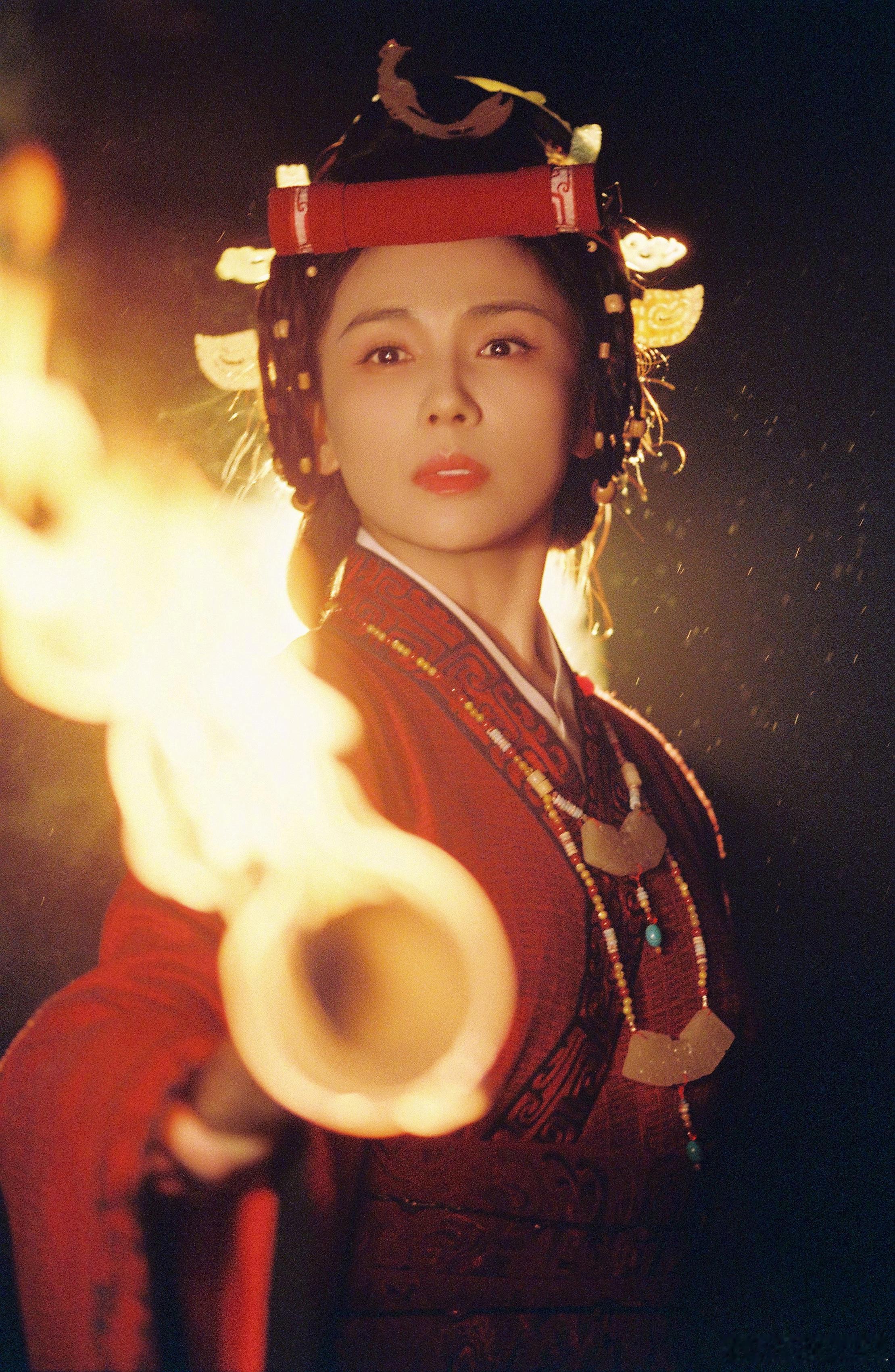 刘涛妇好悲天悯人英姿飒爽！带着神性的女将军，也只有刘涛能演出来这种感觉了！ 