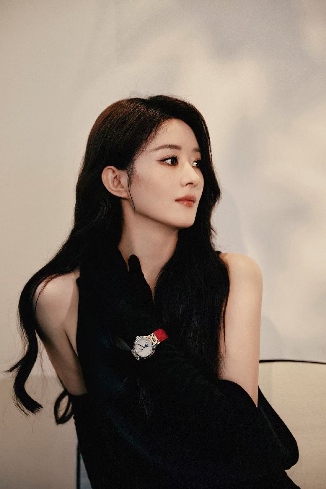 赵丽颖优雅黑裙赵丽颖长发直播是长发直播，老婆太美了 ​​​