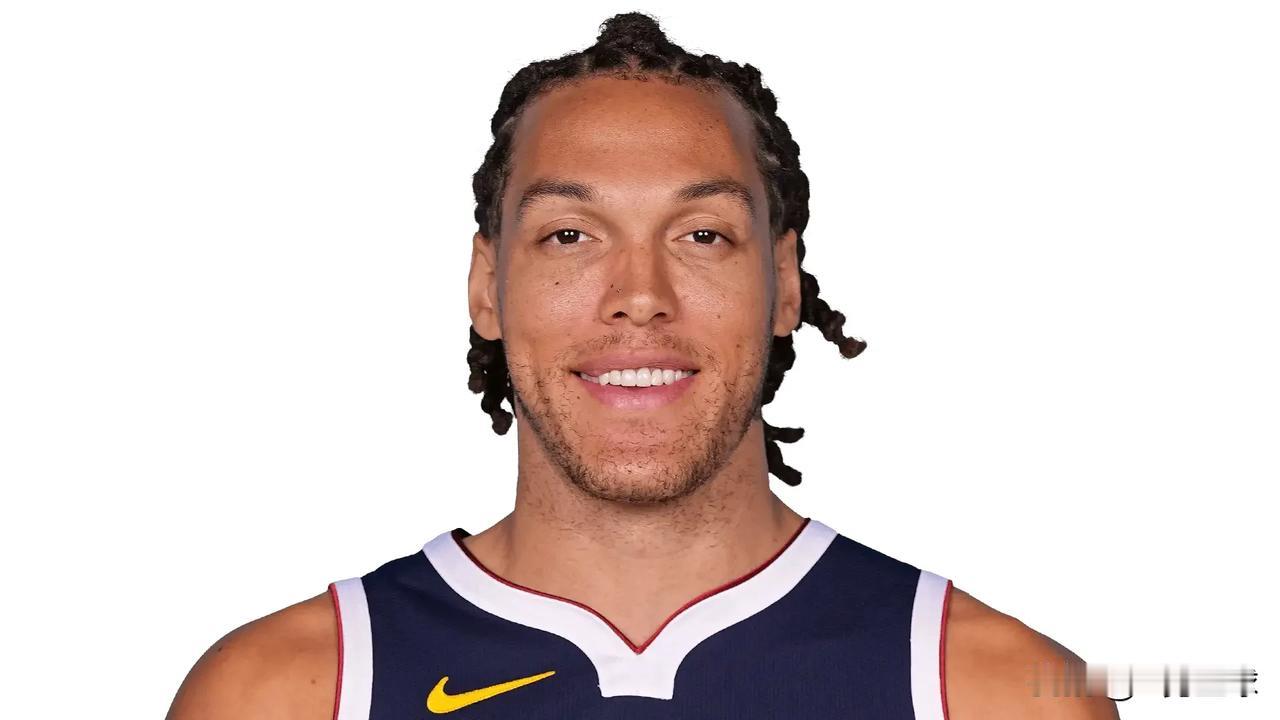 在约基奇的光环下这两兄弟被严重高估
戈登只能靠身体欺负欺负别人，在约基奇的牵制下