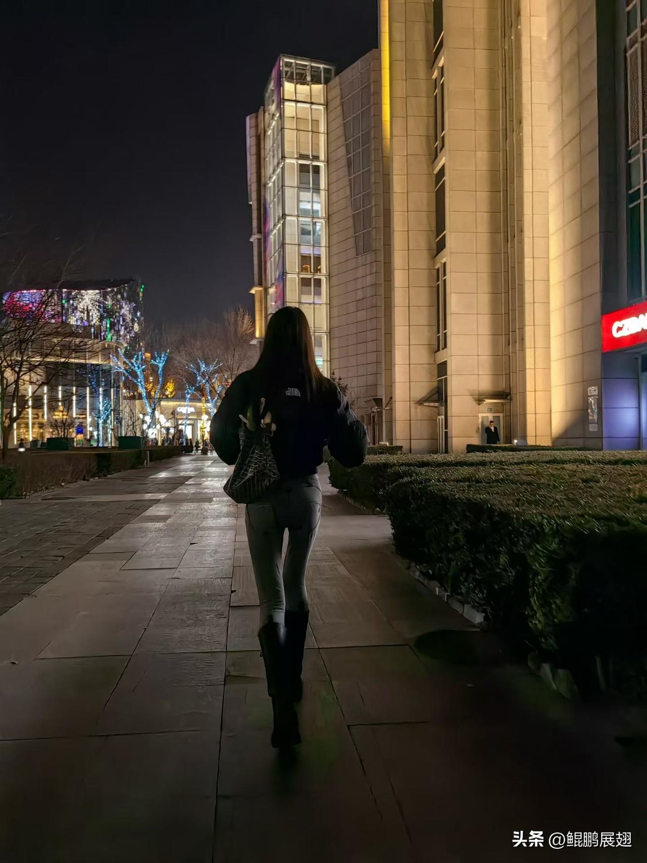 学习一下低调的亳州！谁也不比、做好自己！在看看全省1 6个地级市的增速！2 5年