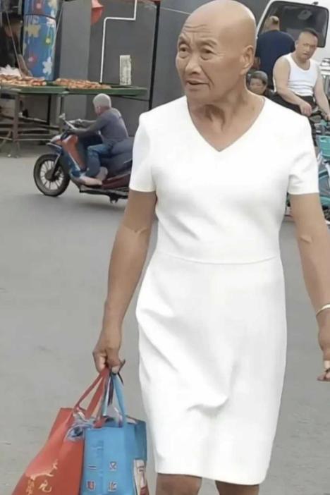 “离大谱！” 山东淄博，72 岁大爷对 “80 后”男子积怨已久，提前备好女士假