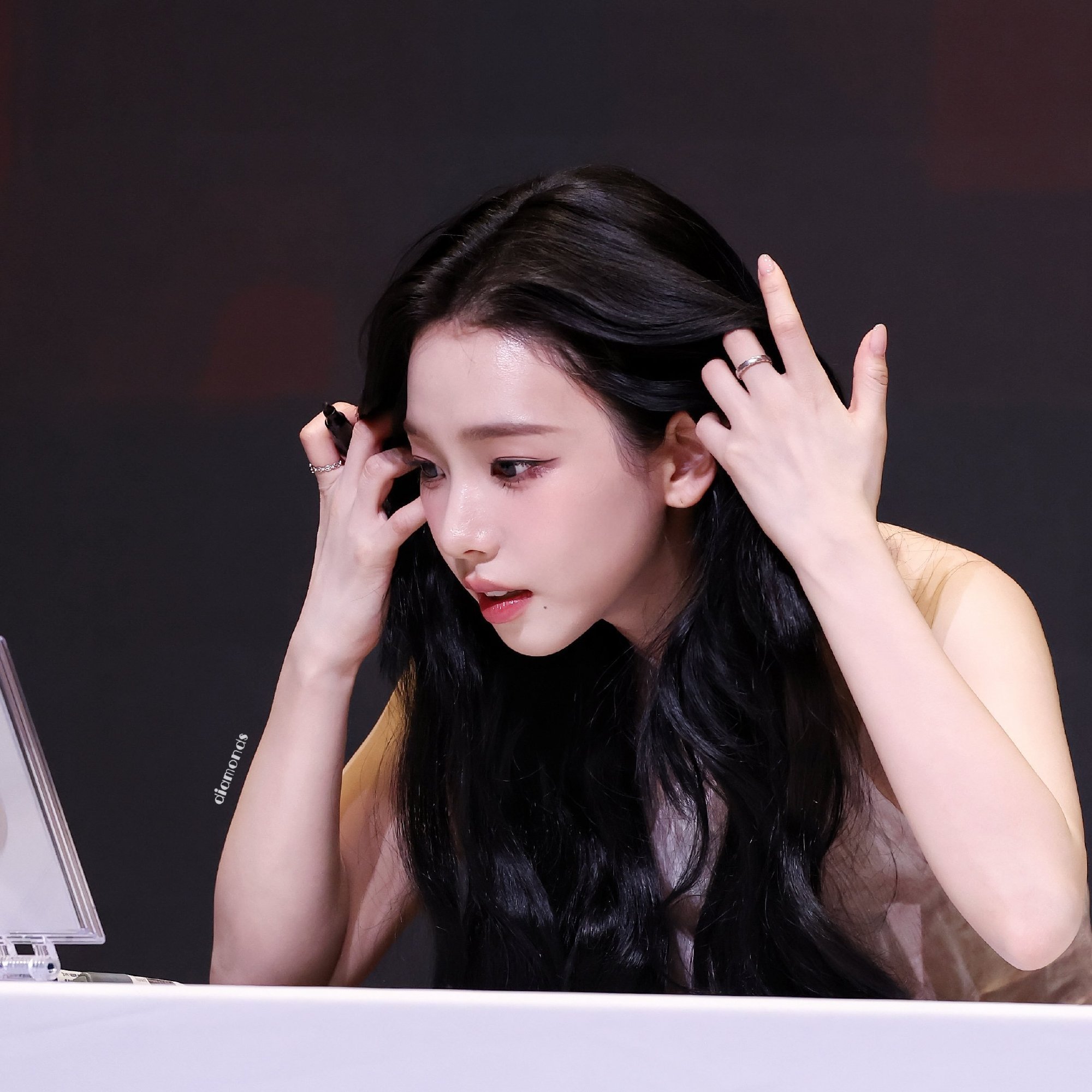【柳智敏】线条分明的一张脸    ·柳智敏enhypen秀场同框 ​​​