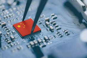 现在中国与美国的科技到底谁更强？
 
其实中美科技早已不是“非黑即白”的较量，而