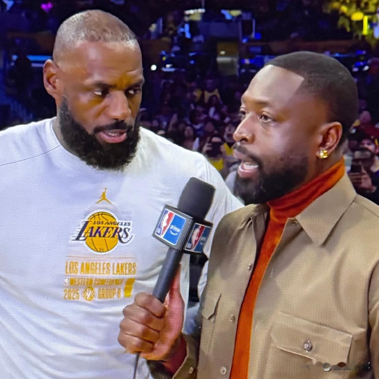 骑士1.0时期，骑士把能交易的资产都给詹姆斯换帮手了，回头一看，詹姆斯跑了。后来