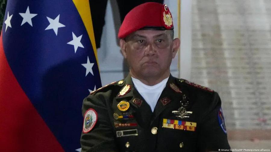 委内瑞拉新任国防部长是与酷刑和镇压有关联的前情报局长古斯塔沃·冈萨雷斯·洛佩斯。