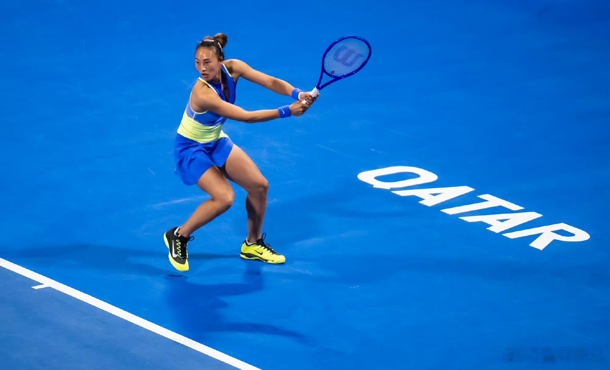 郑钦文1比2莱巴金娜体育大拜年 WTA1000多哈，新科澳网冠军莱巴金娜2-1（