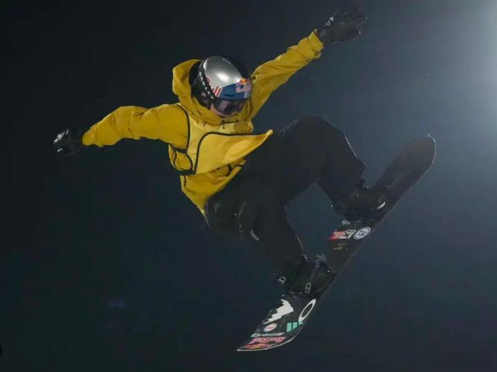 苏翊鸣官宣入驻咪咕社区 北京冬奥冠军、中国雪板项目破局开拓领头人，人类雪板最高最