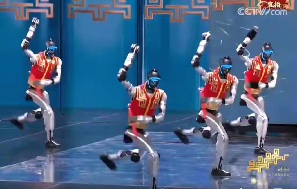 春晚展示机器人技术，实则是展示给美国看，确切而言，是展示给黄仁勋和马斯克看。这一