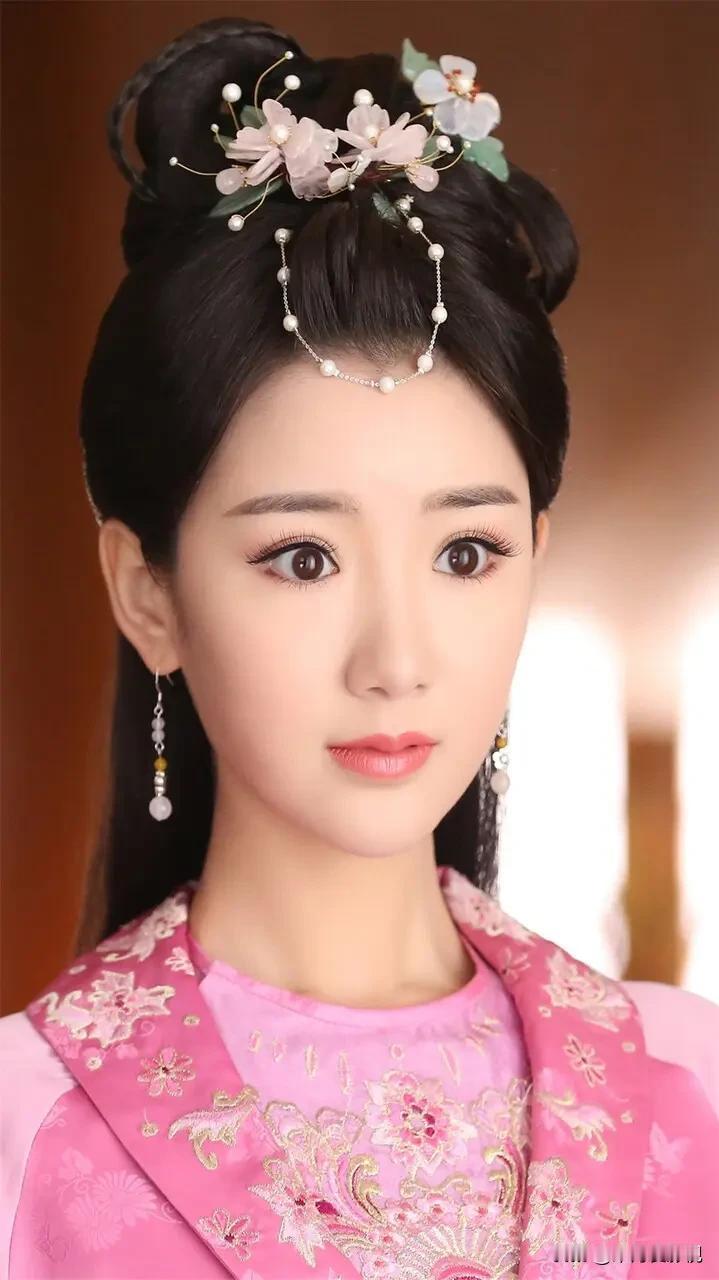 毛晓彤去哪了？对比关晓彤，我真的更吃她这一款
 
最近刷到好多关晓彤，米兰冬奥会