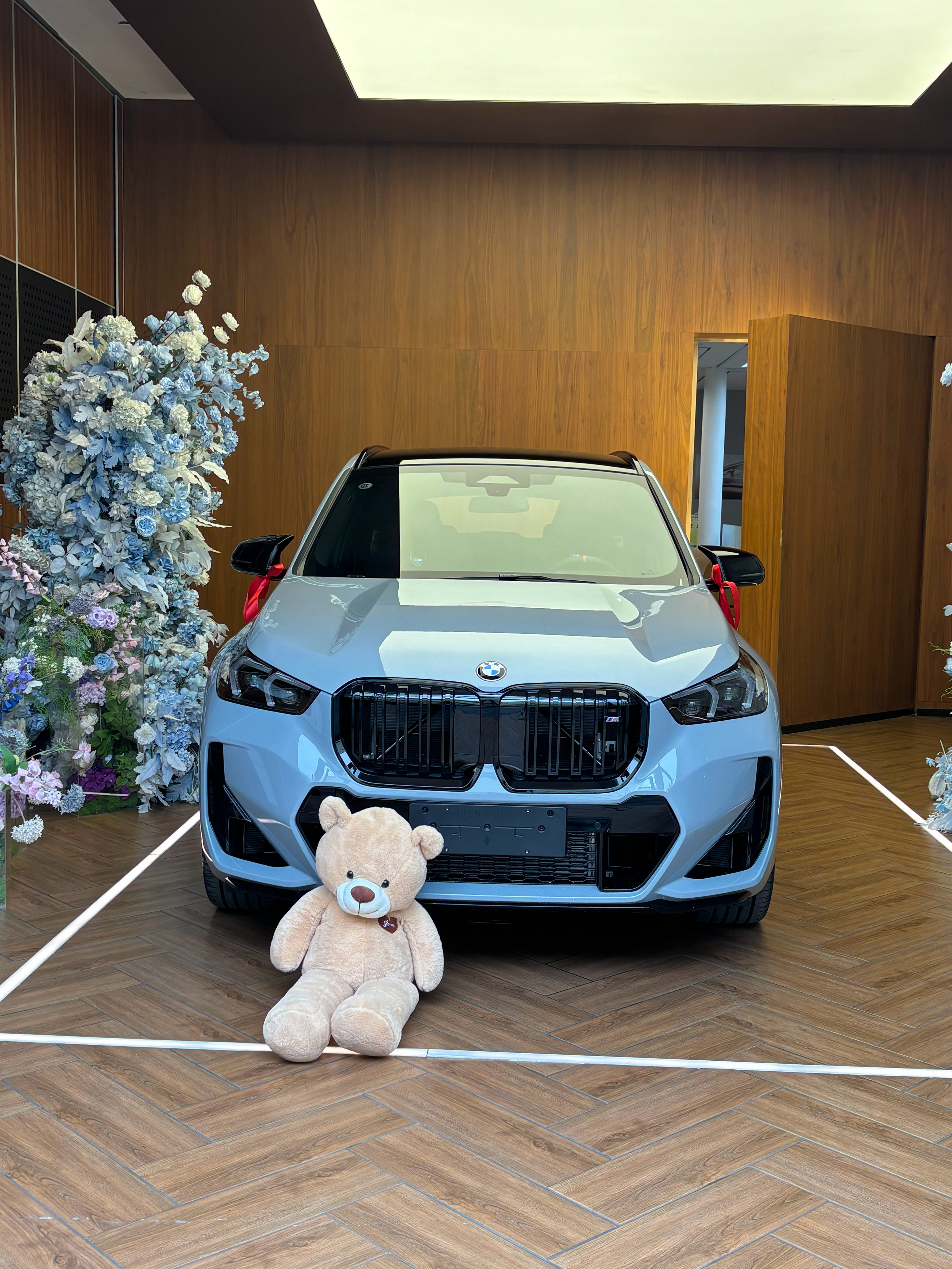 这就是那台搞错颜色的X1M35Li，无心插柳，客户反而觉得现在看来布鲁克林灰更好