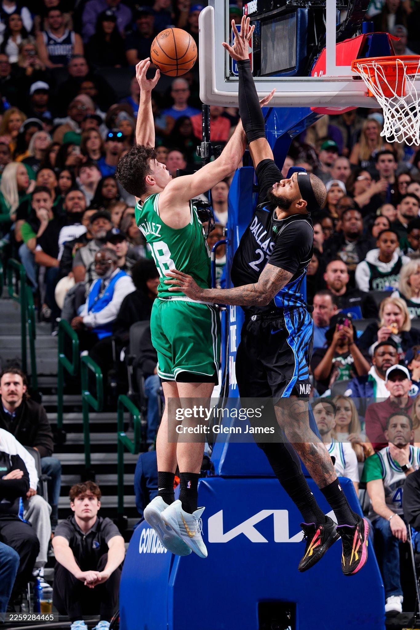 MFFL 来自Jake Fischer的消息。达拉斯仍在寻求用加福德换回首轮签。