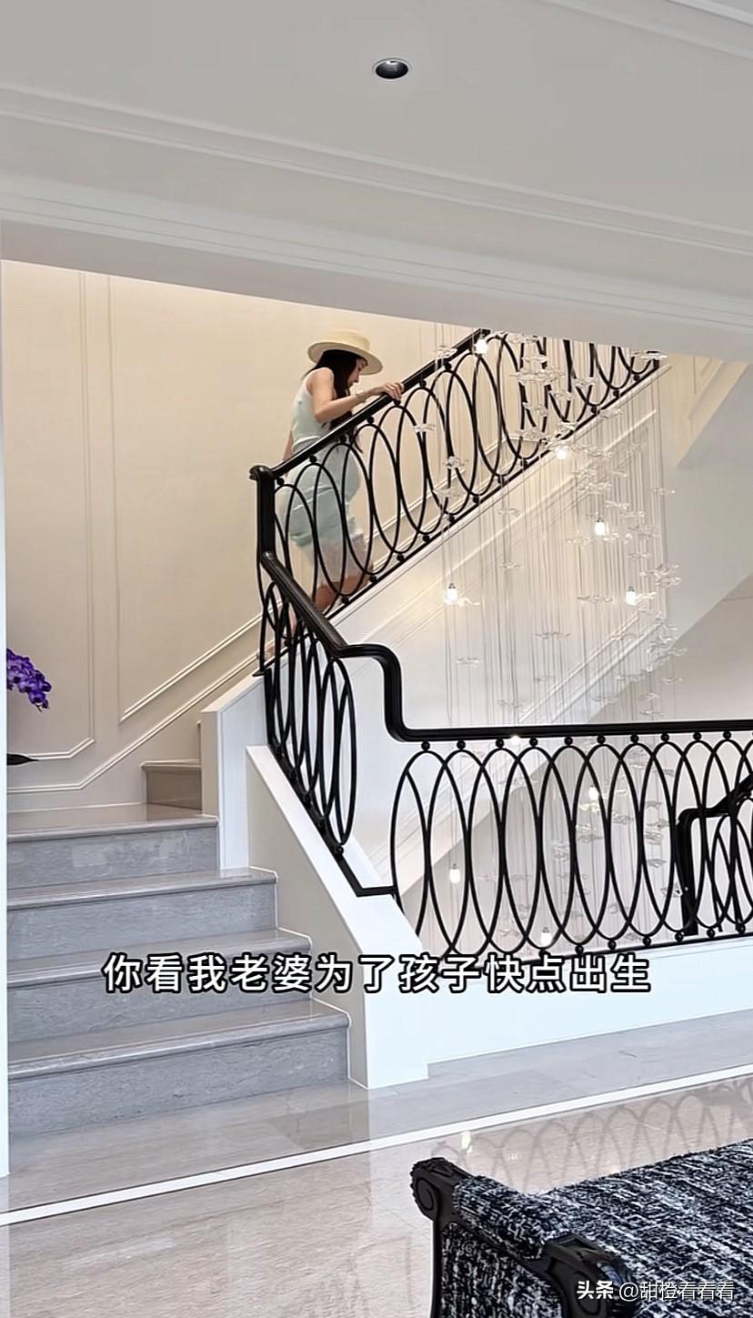 宋玉希四胎预产期超了，她如今爬楼梯盼着发动，爬楼梯爬了半个小时了，她老公说她，孕