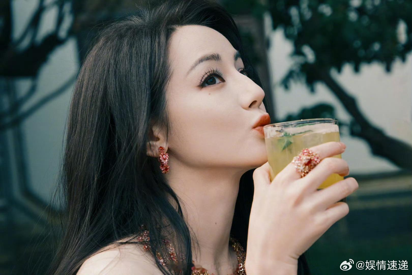 短剧疑似ai换脸迪丽热巴短剧疑似换脸迪丽热巴 也好 ​​​