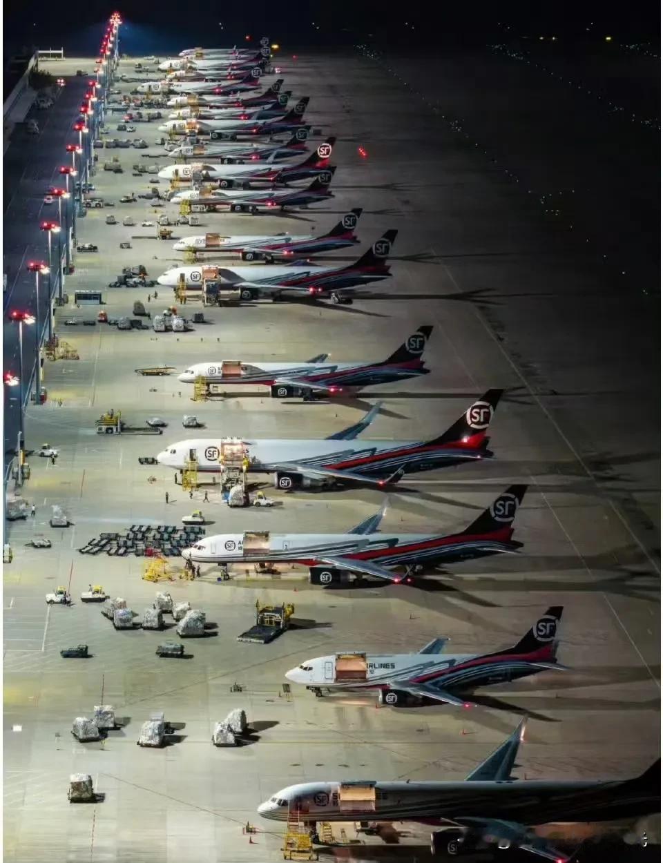 顺丰快递的飞机比较牛啊！

这个速度肯定快！

20241018
图片来自网络，