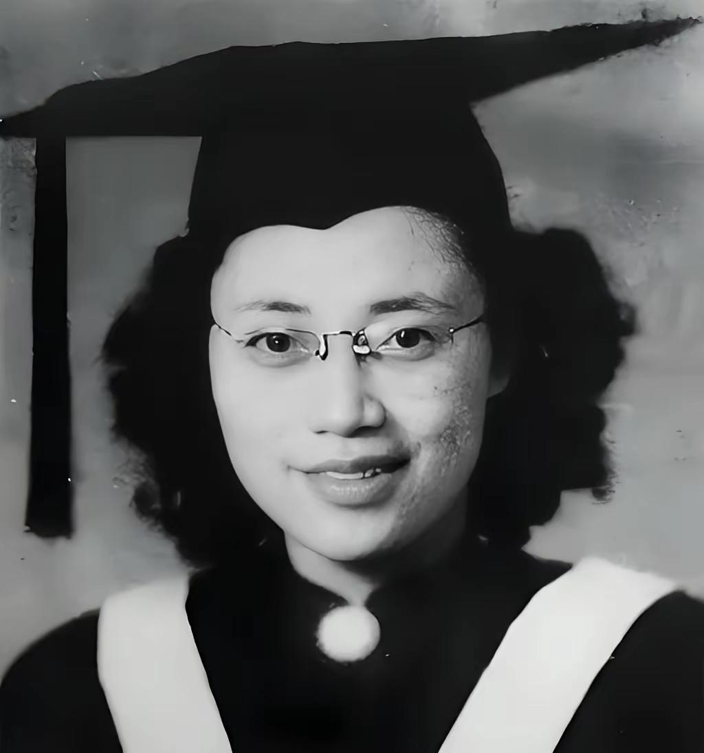 1950年，她被折磨278天，浑身没一块好肉，突然抬头说：别打了，我全招，但我要