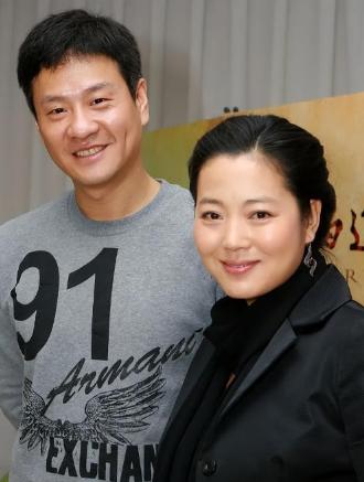 有一次，王茜华和丈夫到饭店吃饭，没想到结账时，丈夫却说：“饭钱我付了，回头你转一