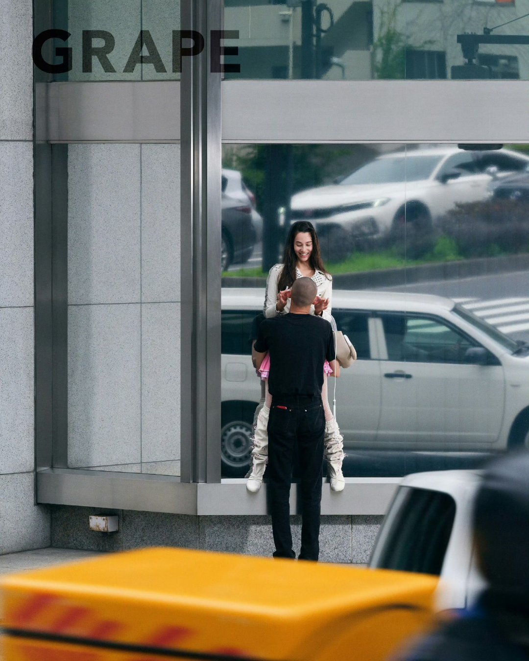 水原希子这拍的居然是鞋子广告？好迷惑。。。 