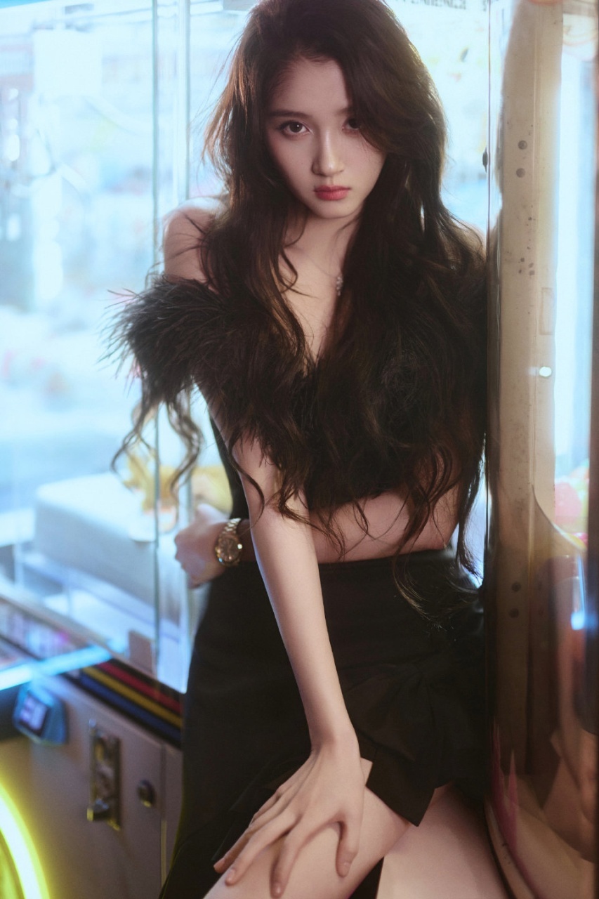 娱乐关晓彤黑天使关晓彤跨晚妆造关晓彤跨晚妆造，妆造正确！ 