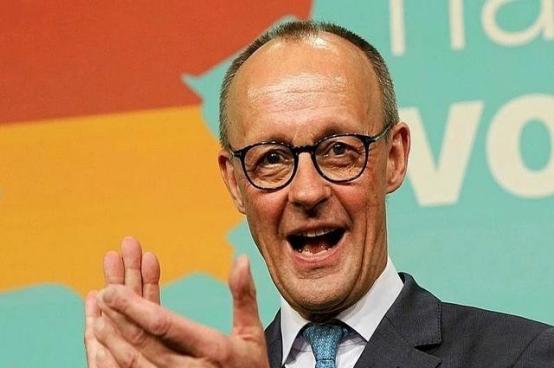 德国外长当着全世界的面，一句话把桌子掀了：我们宁可被美国一脚踹开，也绝不会回头看