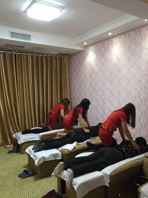 男子在足浴店按摩时猝死，司法鉴定其死亡时尿道口及大腿根部有精液。男子家属认为，足