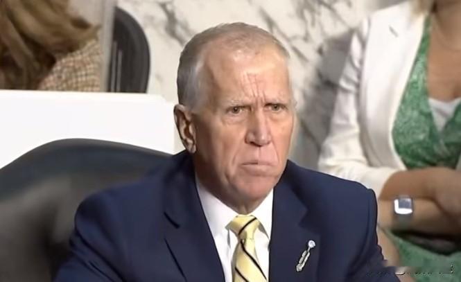 在确认托德·布兰奇为司法部长的听证会上，共和党参议员蒂利斯解释了他态度转变的原因