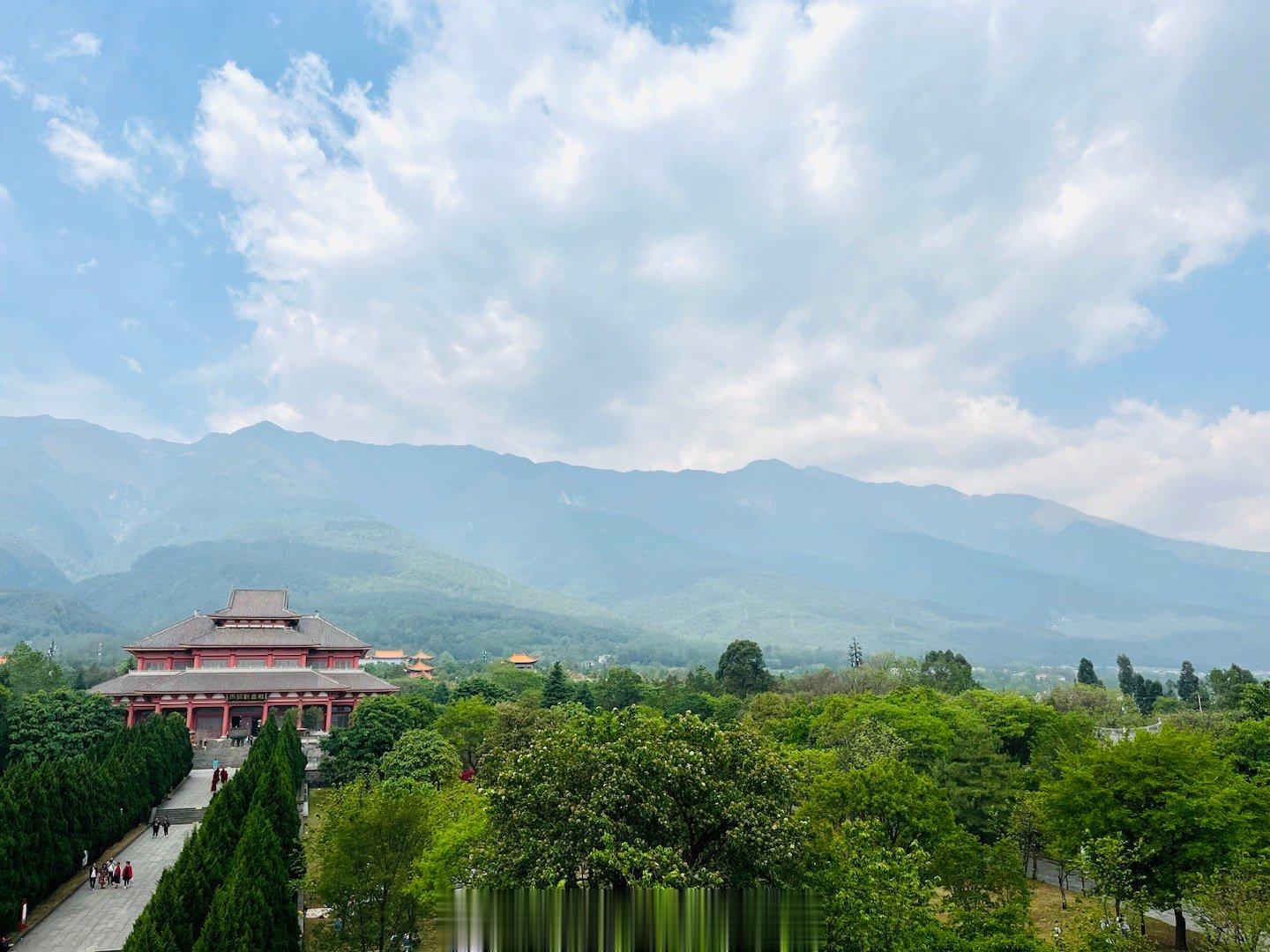 【大理崇圣寺三塔深邃祥和悠远绵长#大理崇圣寺三塔深邃祥和悠远绵长##带着微博去旅