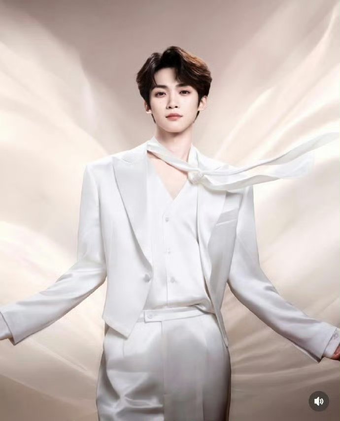 梓渝星品历史第一个爆 梓渝ct星品影响力爆了，星品历史上首个爆款高光标识，超话爆