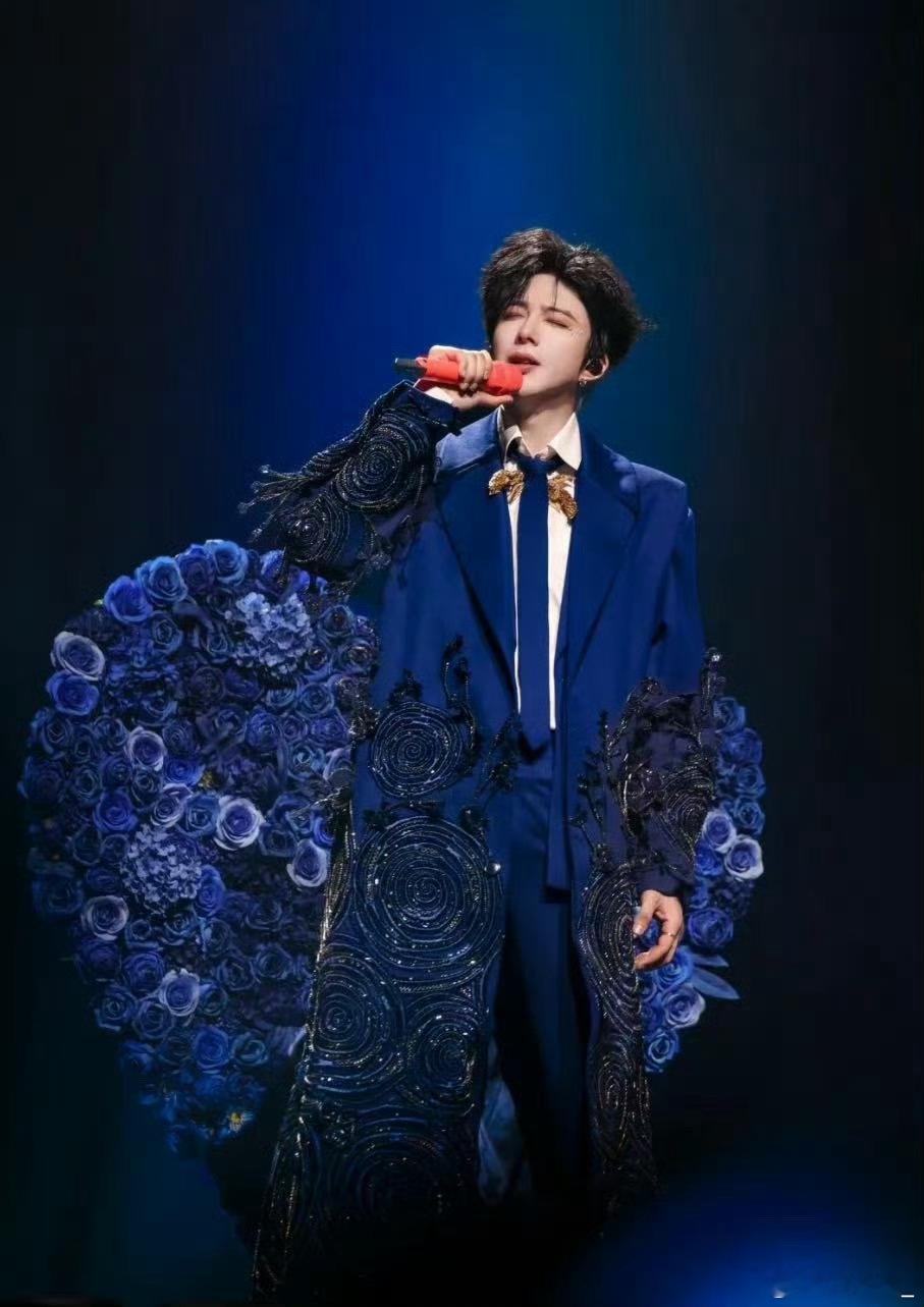 刘宇宁官宣QQ音乐超级巅峰之夜 期待值拉满！宁哥的现场永远有惊喜，唱功和气场都超