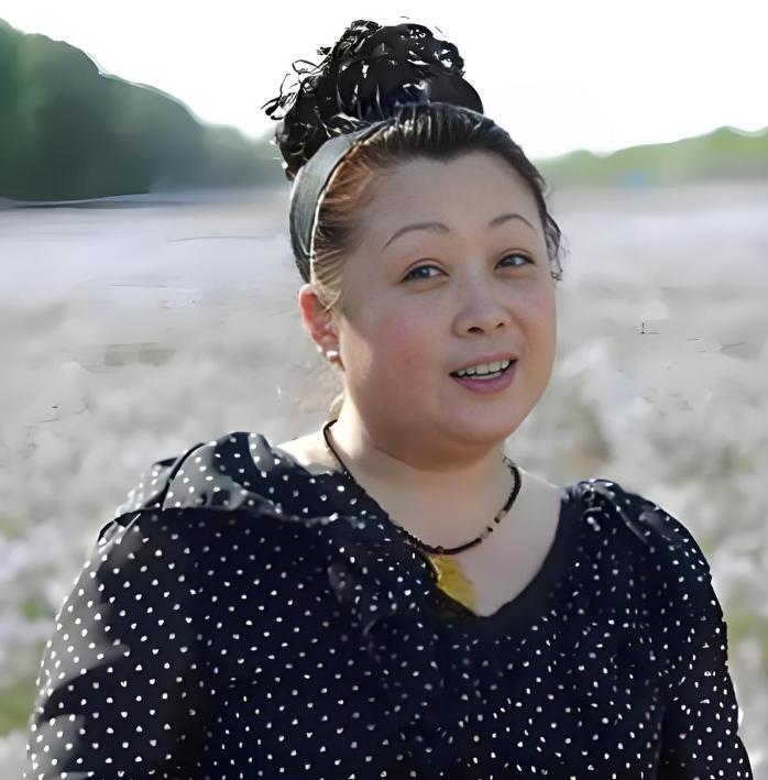 [微风]2016年，张海燕决定和小28岁的男友结婚，朋友替她着急：“燕儿，他不会