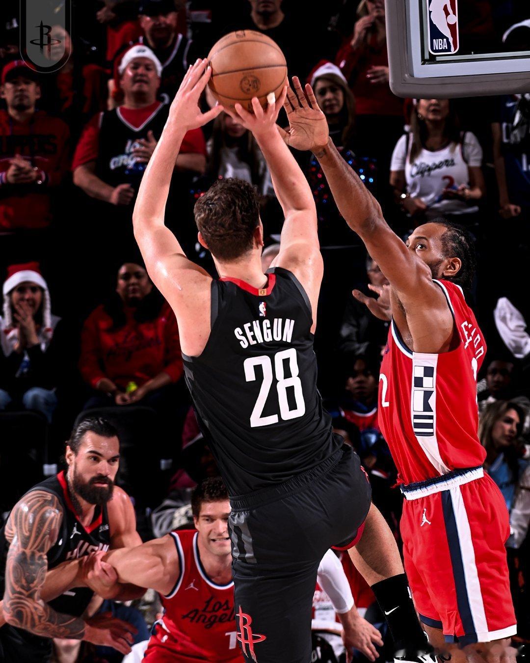 Jake Fischer：谢泼德￼近期的出色表现可能让火箭￼在交易截止日前不再寻