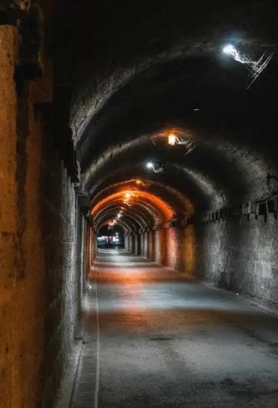 基辛格警告：核战一旦爆发，中国可能仅剩5地能保命，无处可逃！
 
已故美国前国务