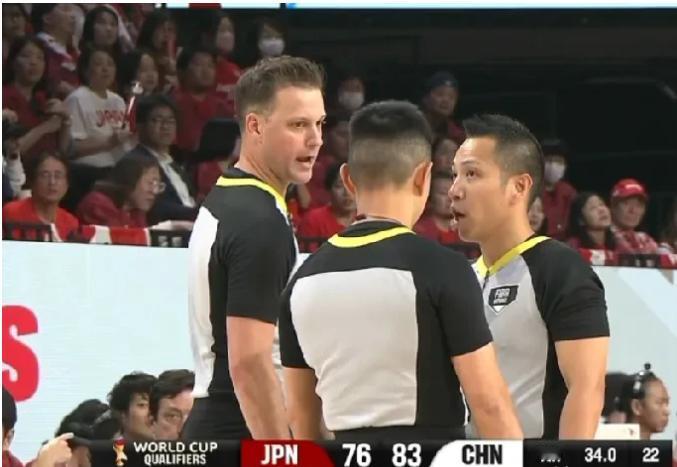 脸都不要了！日本主场黑哨无底线，最后1分钟彻底无法无天

2 月 26 日，国际