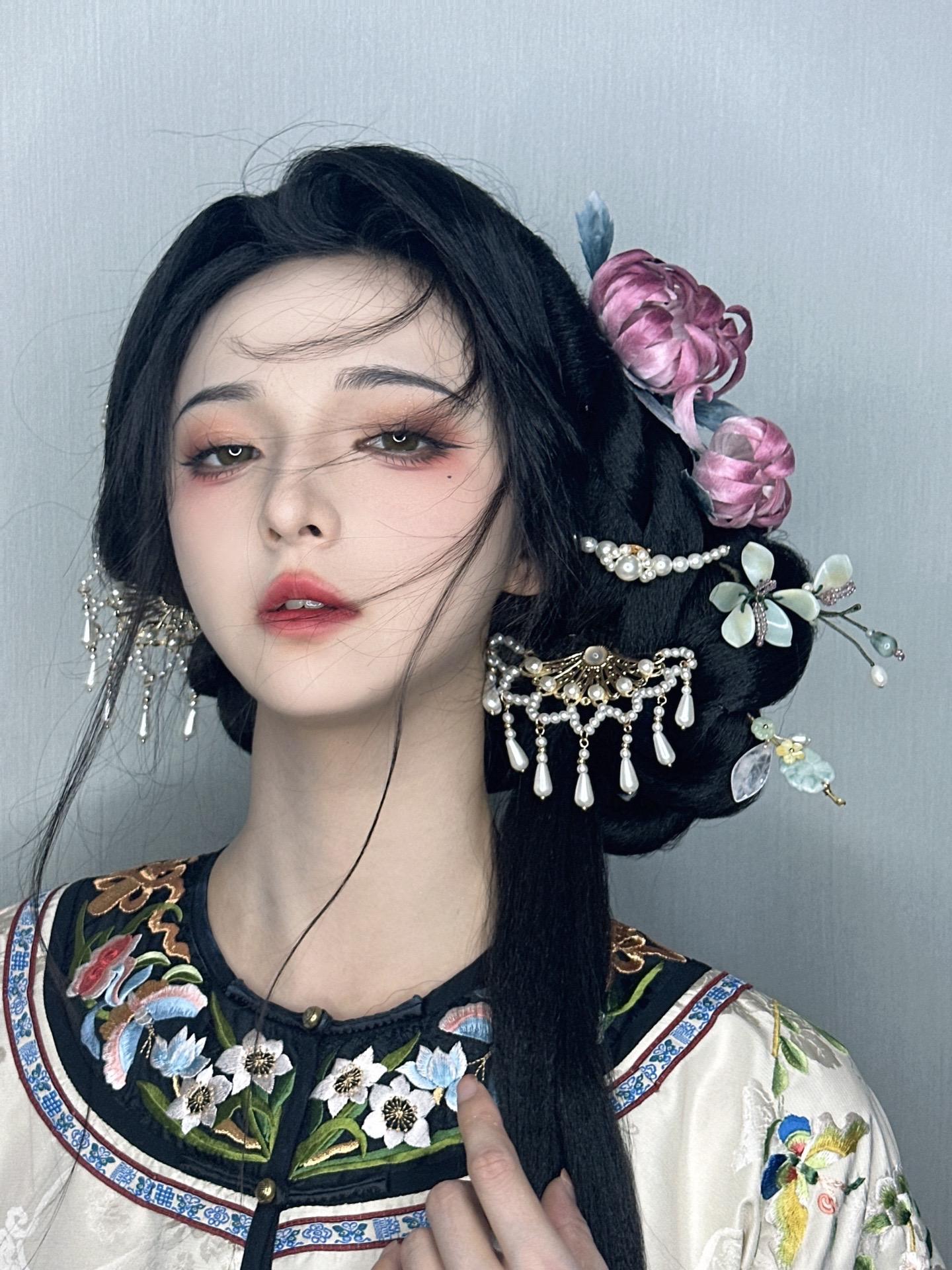 “明明是一模一样的脸……”