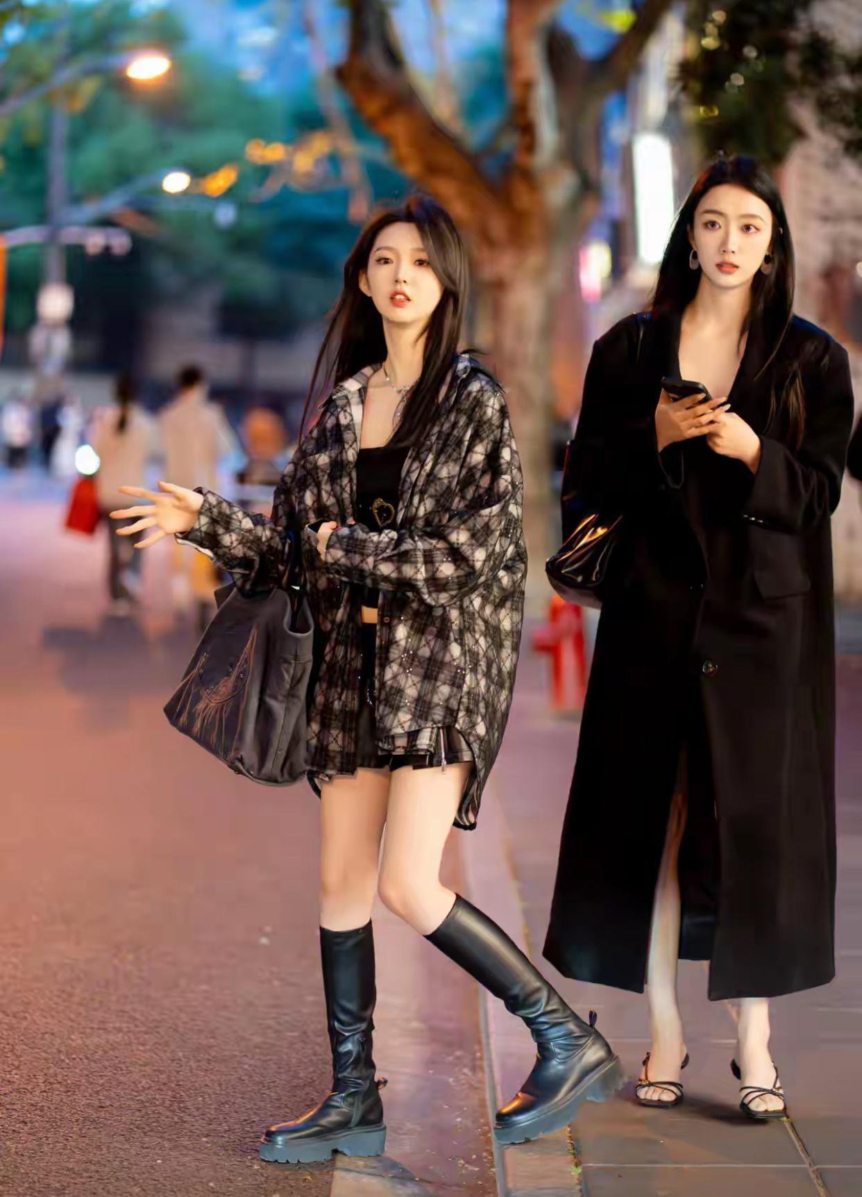 这不是“太奶”李柯以吗，没想到在现实生活中她也这么好看

还是有点惊艳到了，估计