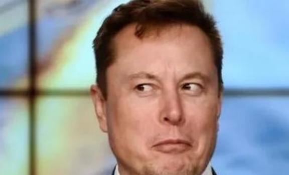 马斯克曾经一句话点醒全世界：现在全球疯抢的不是芯片，是中国造20万一台的“大铁箱