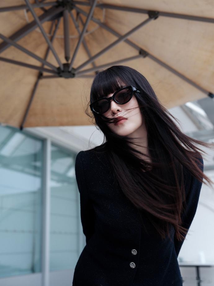 天哪，这居然是江疏影啊。完全就是我心目中的麻辣女教师呀，这可真的是妥妥的把妹王。