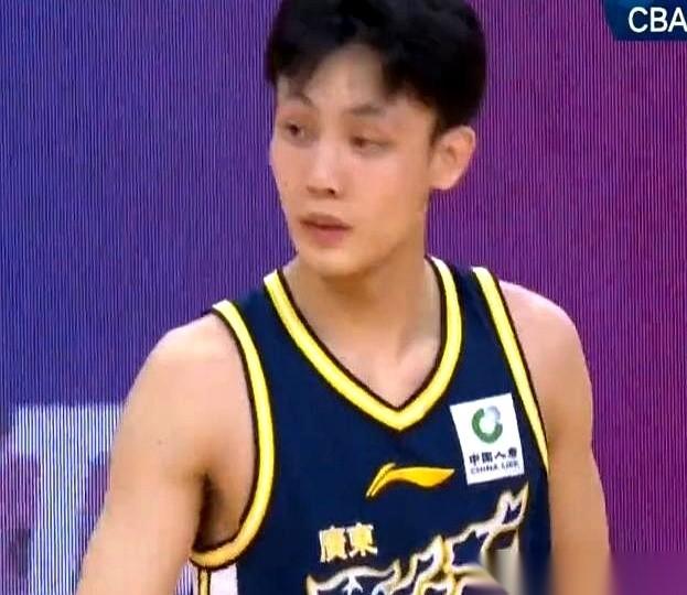 徐杰赛后那几句话，听着真客气。
什么叫“还算好吧”？
哥们，这哪是还算好，这简直