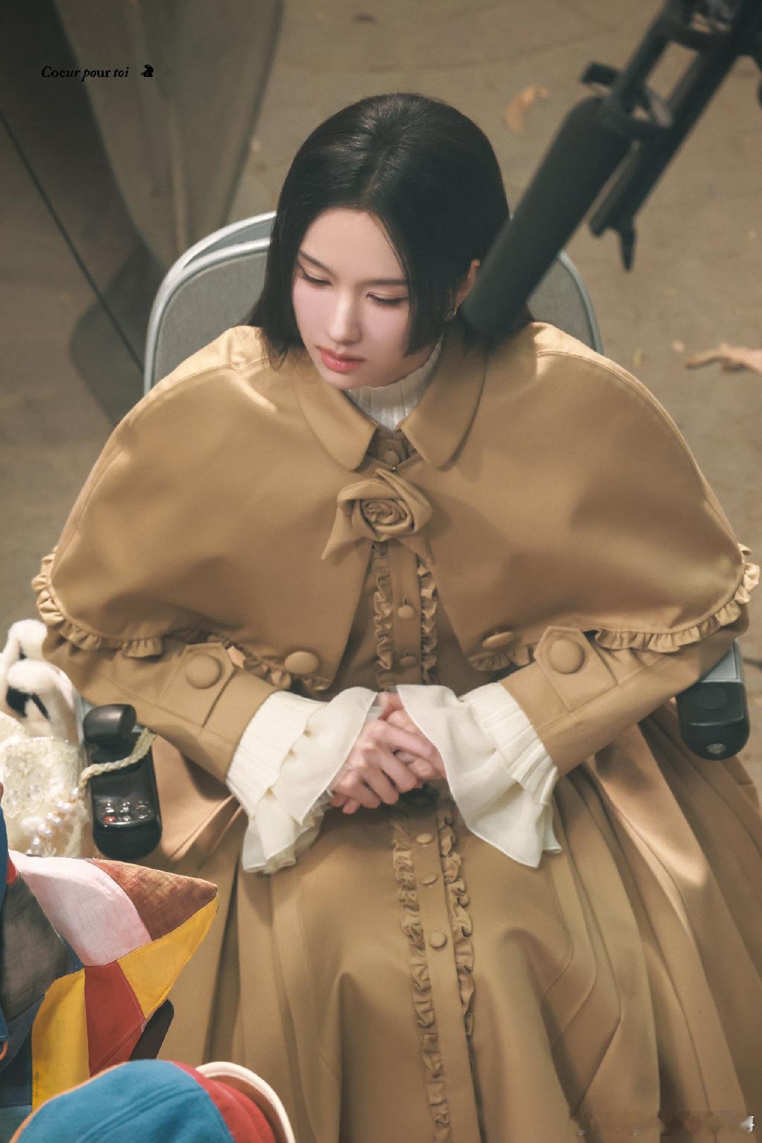 陈都灵的今天也没变成玩偶呢官抖开通了，白幼薇火热拍摄中即将利刃出鞘啦！ 