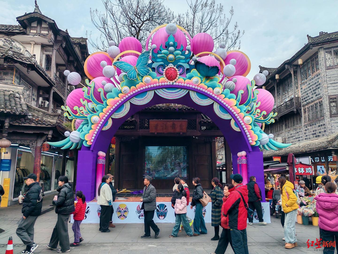 都江堰彩灯游园会12月31日晚正式启幕,免费开放建议有序参观