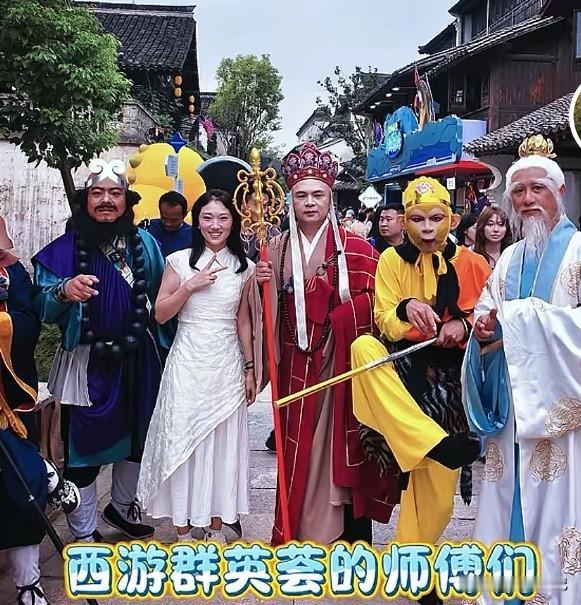 还以为林丽要进军娱乐圈了，原来是参加抖音创作者大会了，接触到了好多所谓有名的人吧
