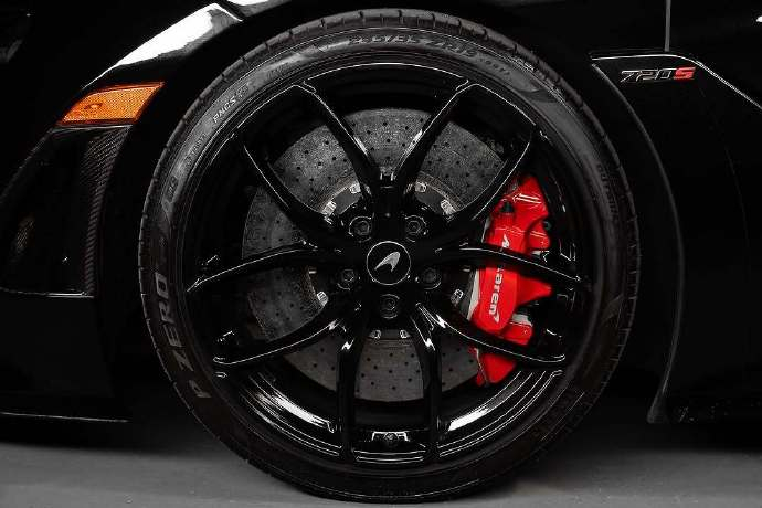 迈凯伦720S Spider黑武士登场🖤流线型车身自带气场，敞篷设计拉满超跑氛