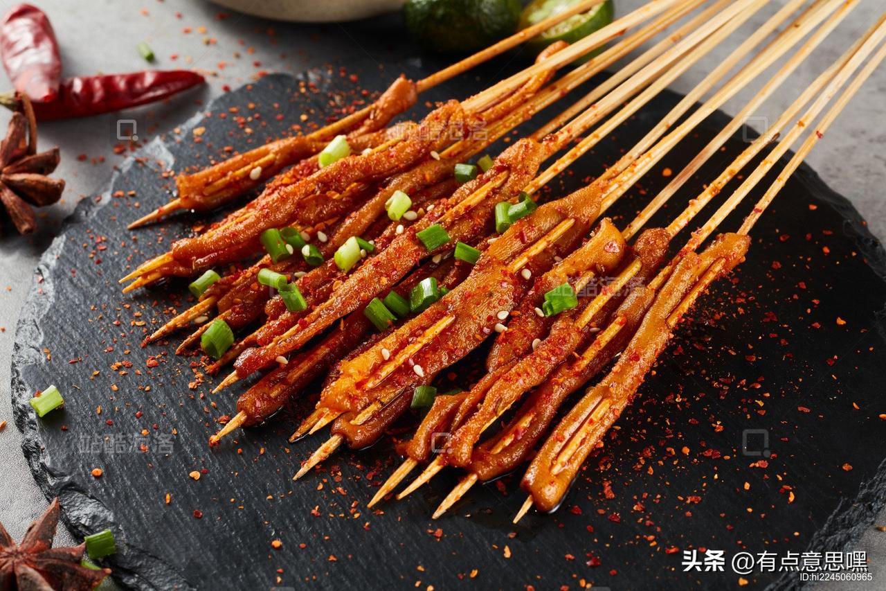 消失的脏摊儿羊肉串

想当初八十年代，北京刚兴起路边烤羊肉串，作为刚参加工作的我