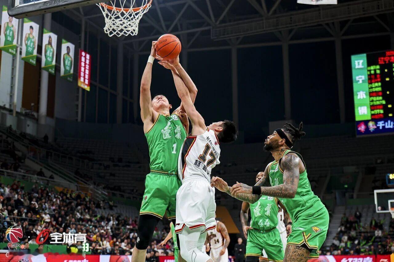 付豪：没什么缓解压力的方法，自己消化自己调整，这就是一个球员需要成长和进步的地方