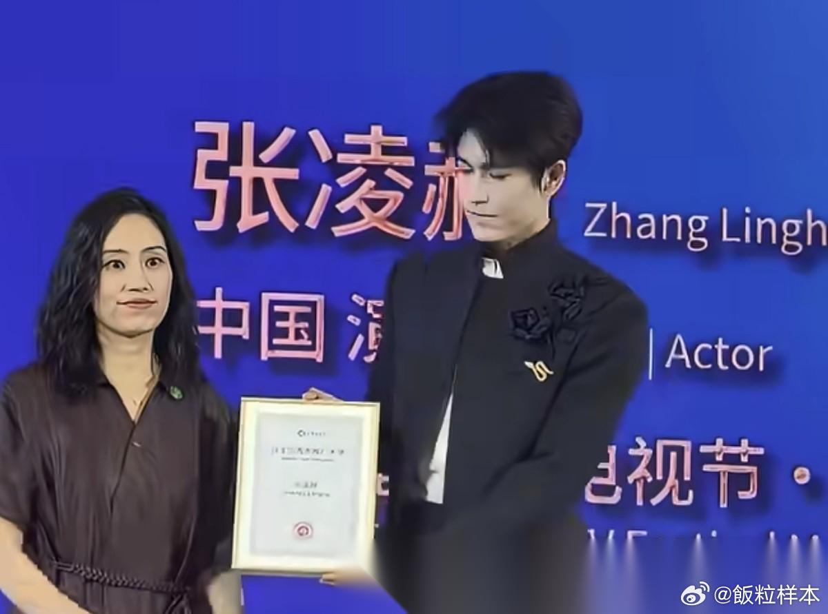 张凌赫，高调发言！ 6月22日，演员张凌赫突然冲上了热搜，让人没有想到的是，这次