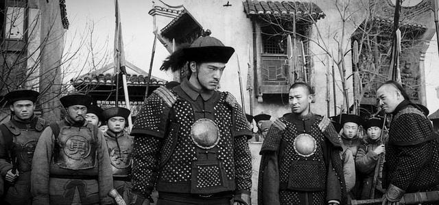 清道光年间，陕甘总督杨遇春新得了一个绝色美女。由于连日忙于军务，还没来得及同床共