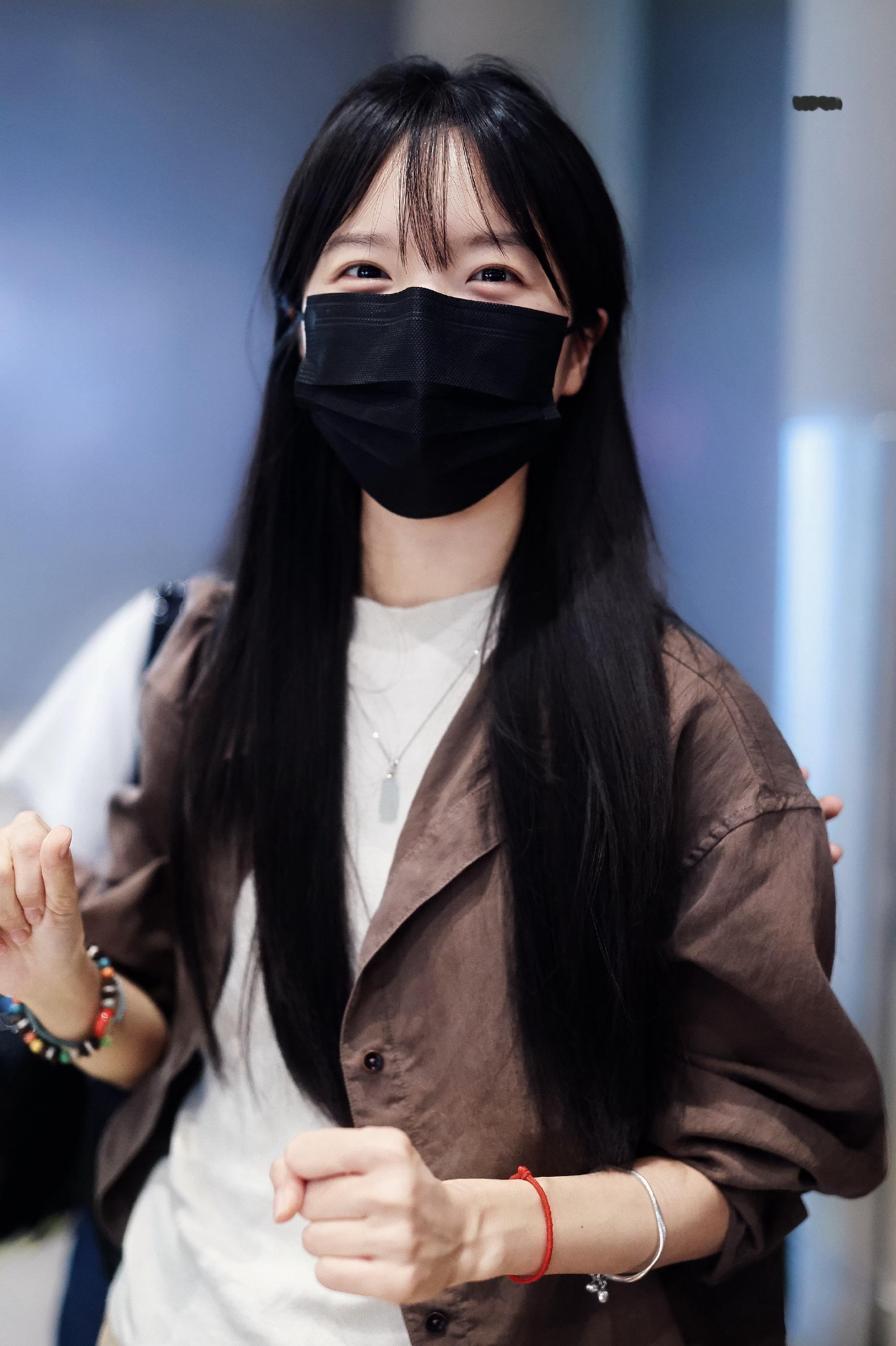 给阿嬷的情书女主有站姐了笑起来眼睛弯弯的好可爱啊 
