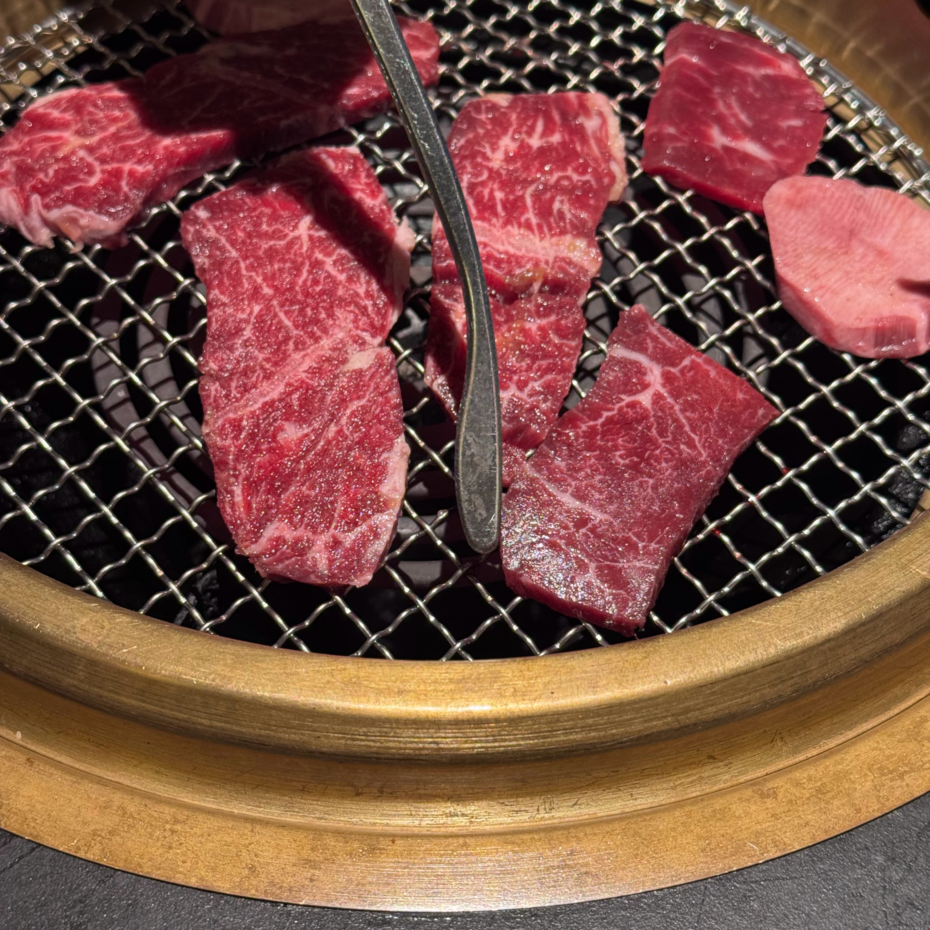 吃🥩 ​​​